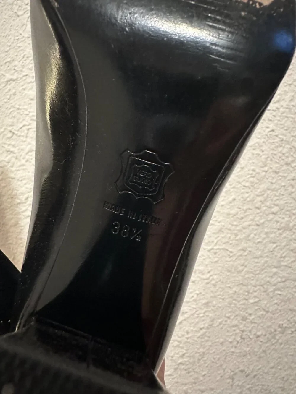 Vintage Gianni Versace Medusa Black Leather Pointed Toe Pumps high heels
